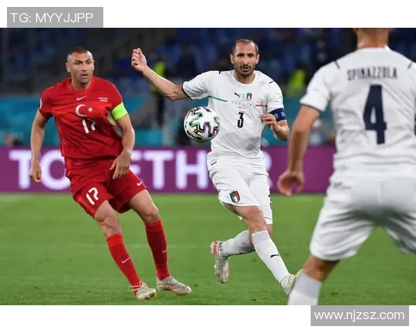 土耳其足球主教练的战术创新与球队发展之路探讨